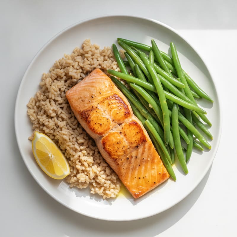 Seared Salmon Fillet with Steamed Green Beans and Brown Rice