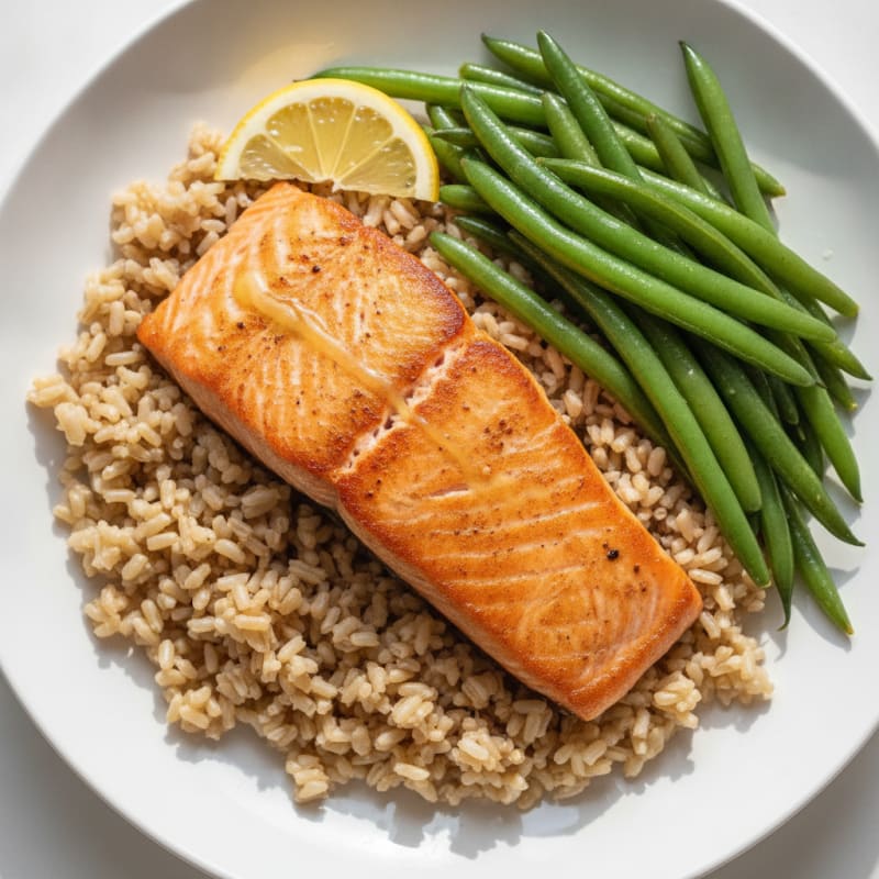 Seared Salmon with Steamed Green Beans and Brown Rice