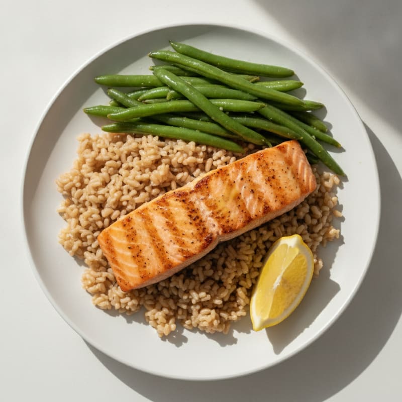 Seared Salmon with Steamed Green Beans and Brown Rice