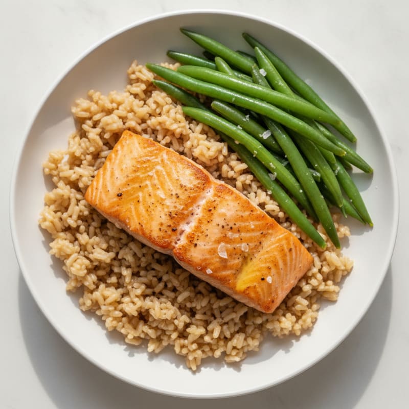 Seared Salmon with Steamed Green Beans and Brown Rice