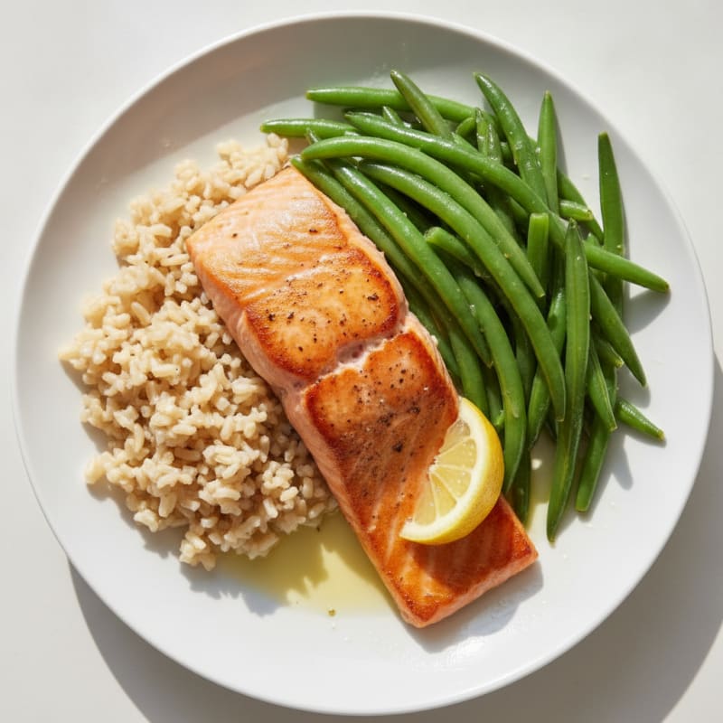 Seared Salmon with Steamed Green Beans and Brown Rice