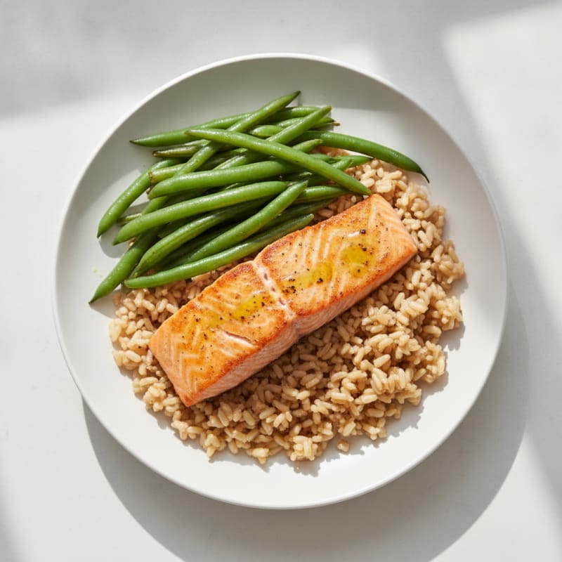 Seared Salmon with Steamed Green Beans and Brown Rice