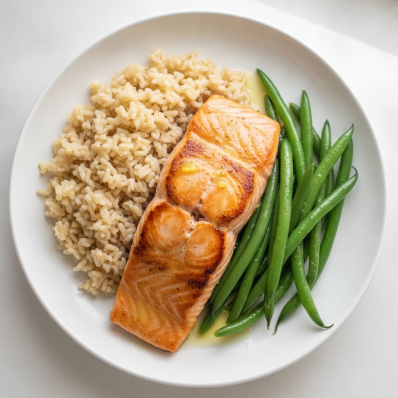 Seared Salmon Fillet with Steamed Green Beans and Brown Rice