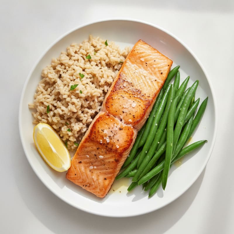 Seared Salmon with Steamed Green Beans and Brown Rice
