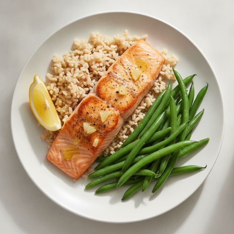 Seared Salmon Fillet with Steamed Green Beans and Brown Rice