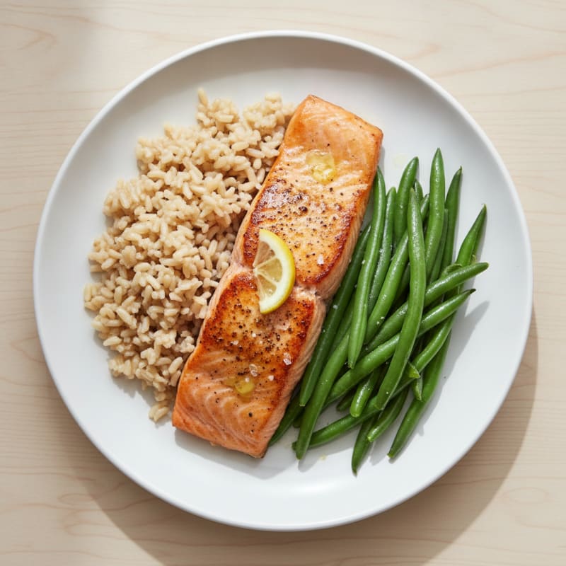 Seared Salmon with Steamed Green Beans and Brown Rice