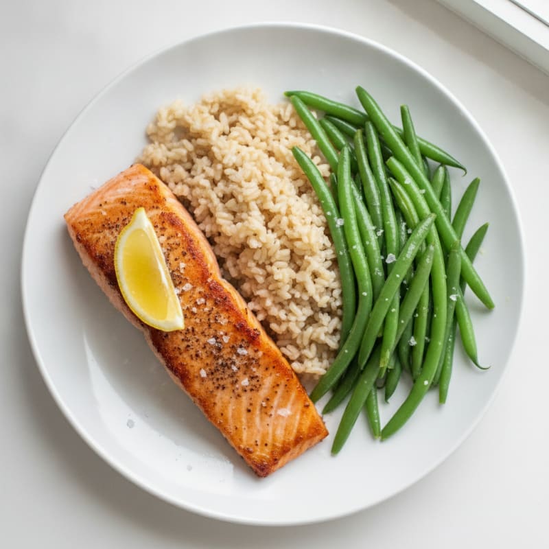 Seared Salmon with Steamed Green Beans and Brown Rice
