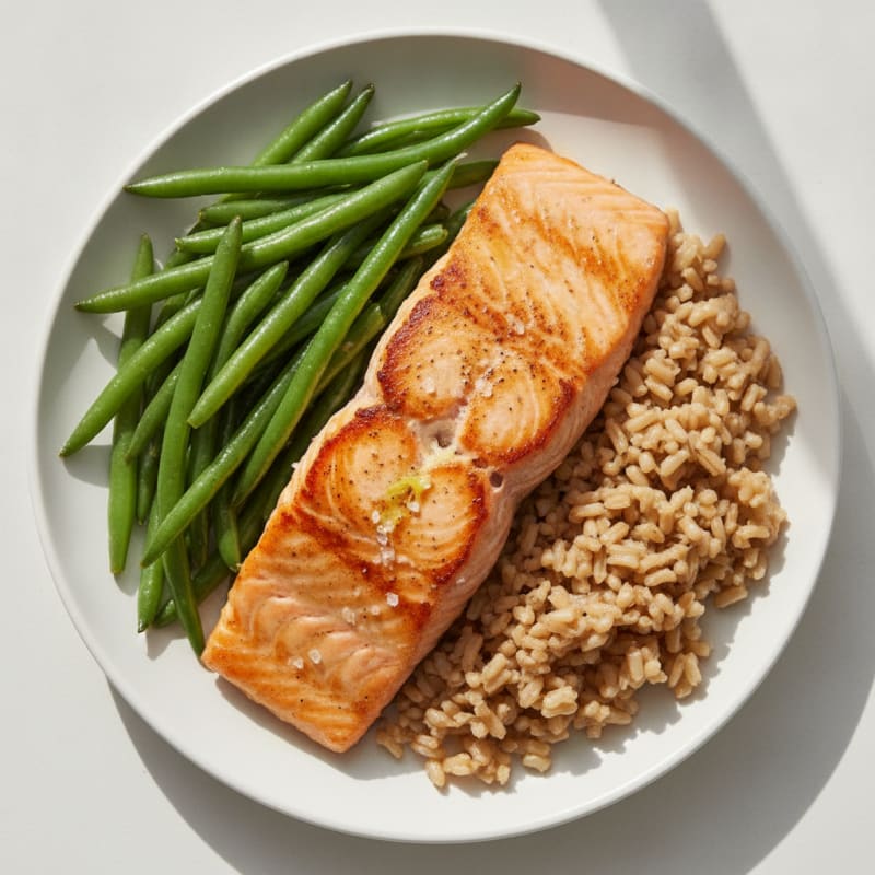Seared Salmon with Steamed Green Beans and Brown Rice