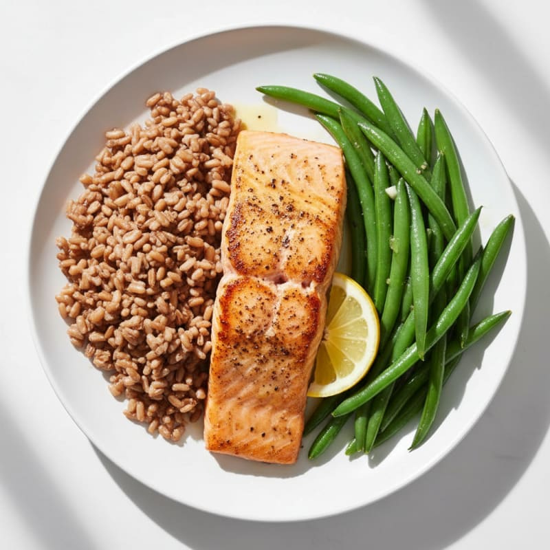 Seared Salmon Fillet with Steamed Green Beans and Brown Rice