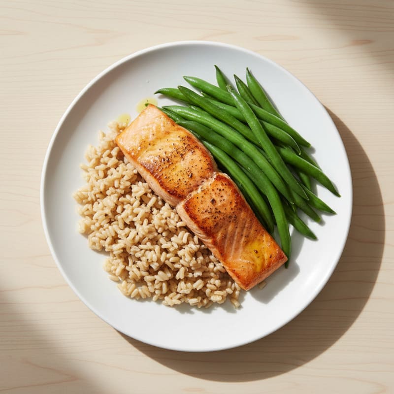 Seared Salmon Fillet with Steamed Green Beans and Brown Rice
