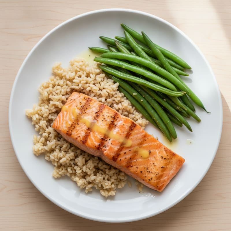 Seared Salmon Fillet with Steamed Green Beans and Brown Rice