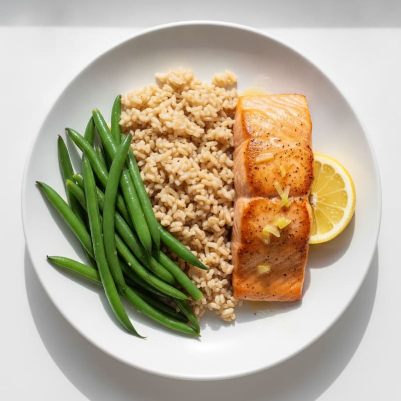 Seared Salmon with Steamed Green Beans and Brown Rice