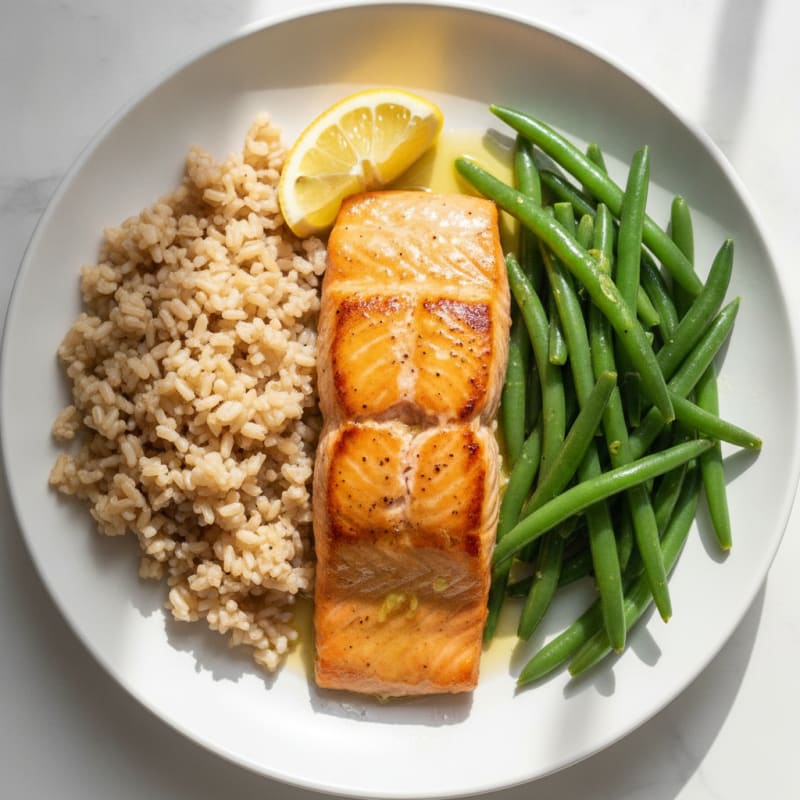 Seared Salmon with Steamed Green Beans and Brown Rice