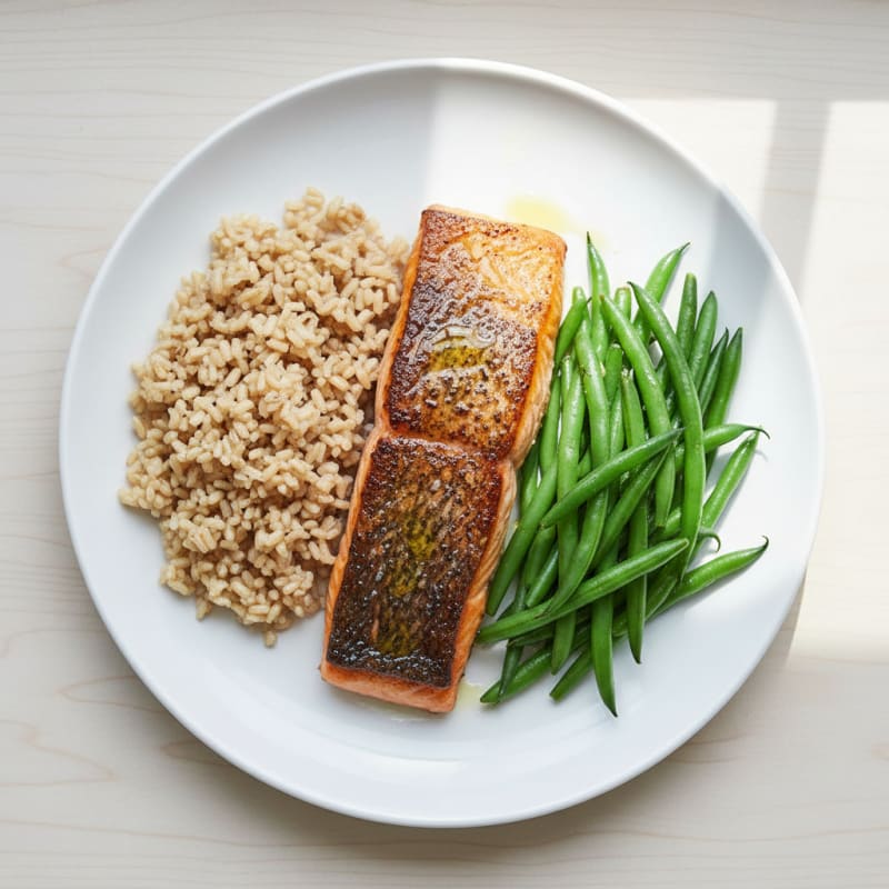 Seared Salmon with Steamed Green Beans and Brown Rice