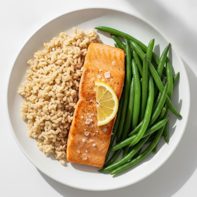 Seared Salmon with Steamed Green Beans and Brown Rice