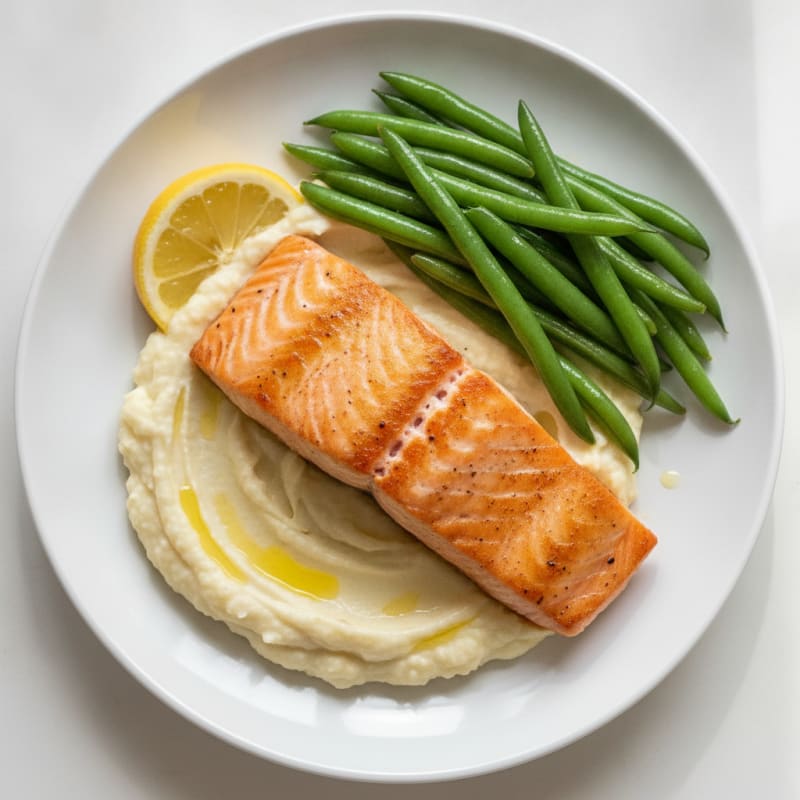 Seared Salmon with Steamed Green Beans and Garlic Cauliflower Mash