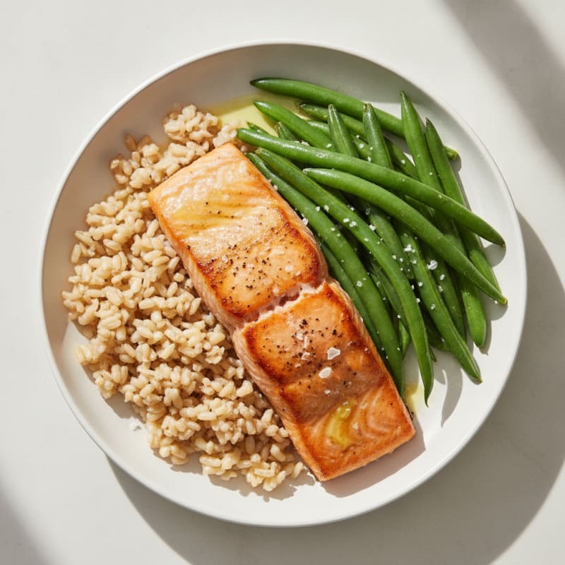 Seared Salmon with Steamed Green Beans and Brown Rice