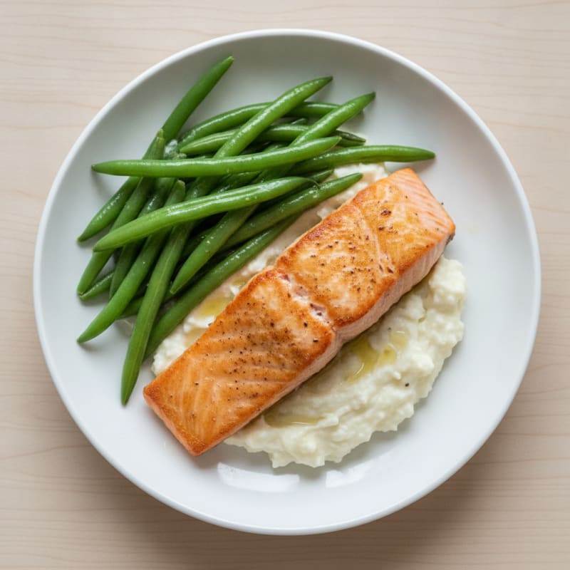 Seared Salmon Fillet with Steamed Green Beans and Cauliflower Mash