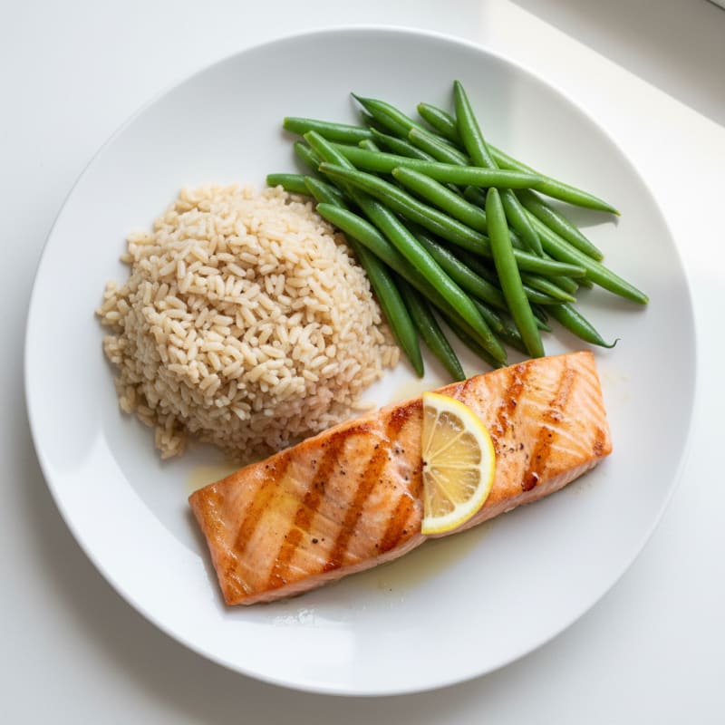 Seared Salmon Fillet with Steamed Green Beans and Brown Rice