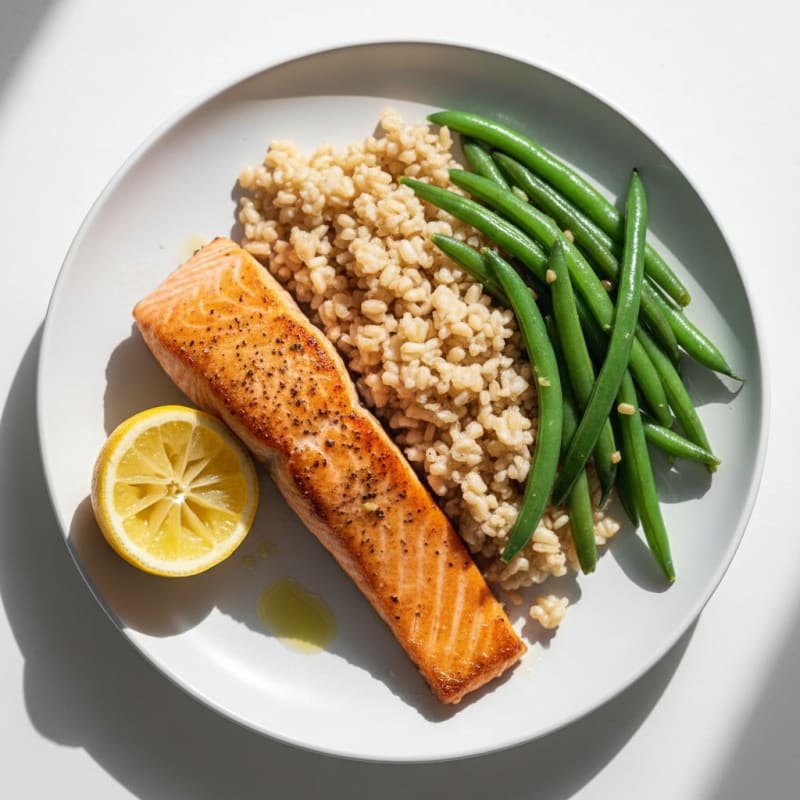 Seared Salmon with Steamed Green Beans and Brown Rice