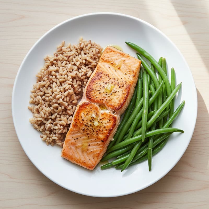 Seared Salmon with Steamed Green Beans and Brown Rice