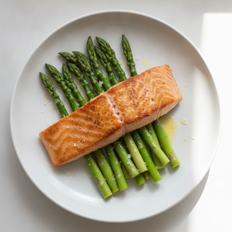 Pan-Seared Salmon Fillet with Steamed Asparagus