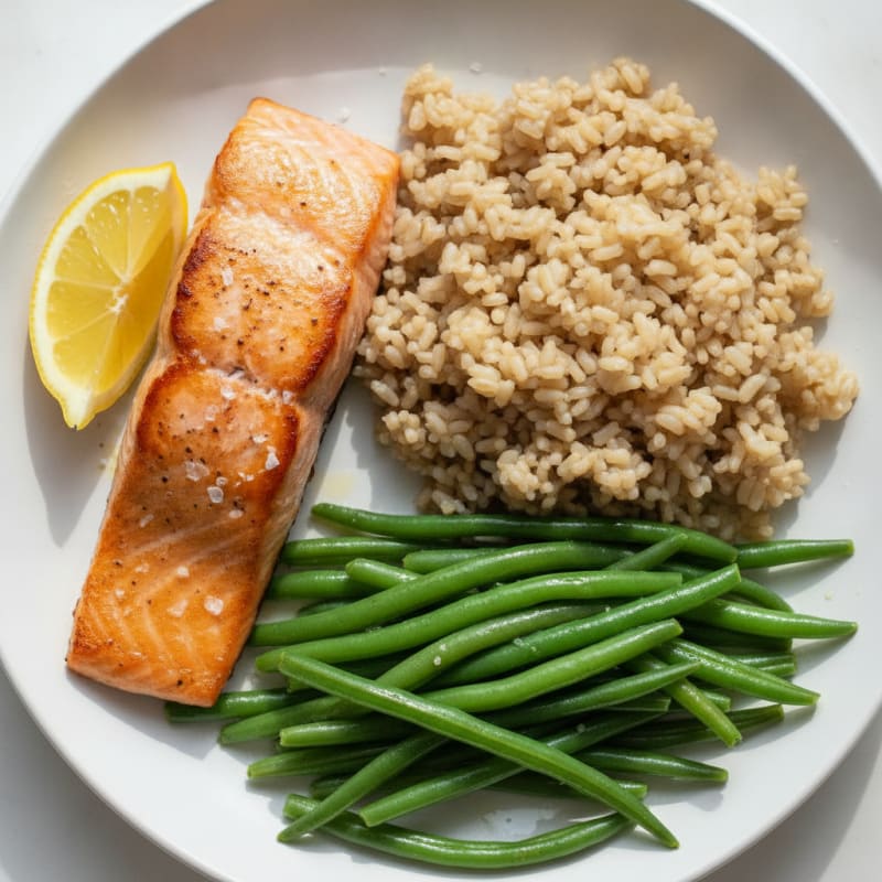 Seared Salmon with Steamed Green Beans and Brown Rice