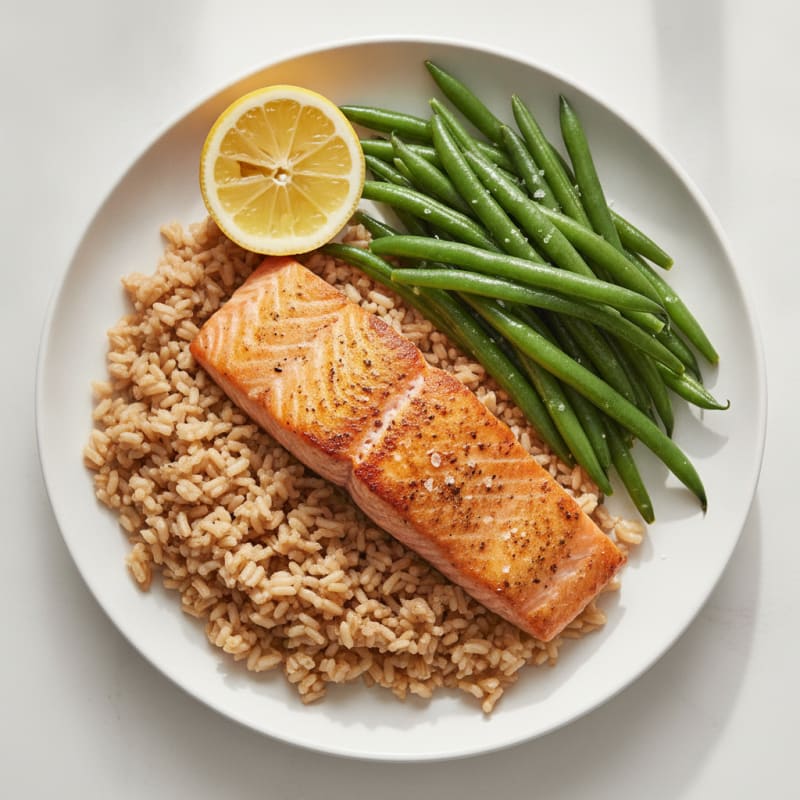Seared Salmon Fillet with Steamed Green Beans and Brown Rice