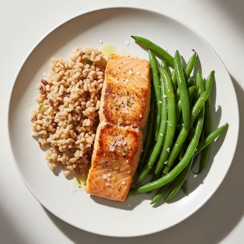 Seared Salmon Fillet with Steamed Green Beans and Brown Rice