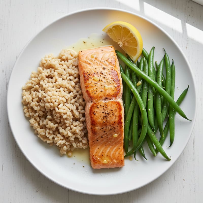 Seared Salmon with Steamed Green Beans and Brown Rice