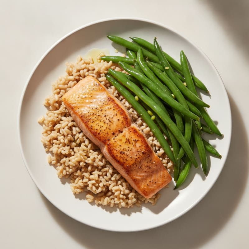 Seared Salmon with Steamed Green Beans and Brown Rice