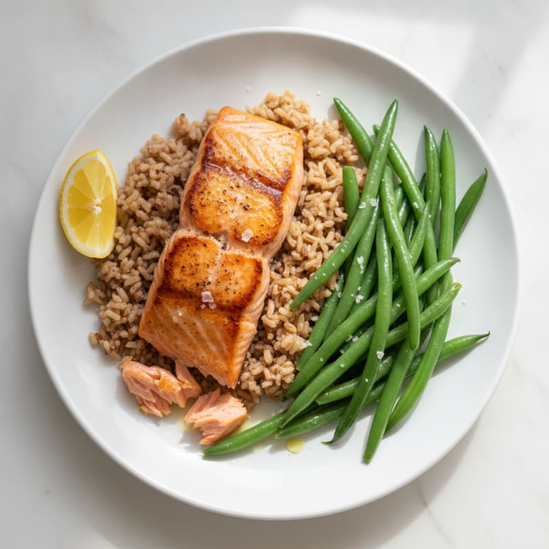 Seared Salmon Fillet with Steamed Green Beans and Brown Rice