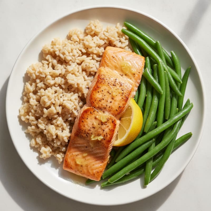 Seared Salmon with Steamed Green Beans and Brown Rice