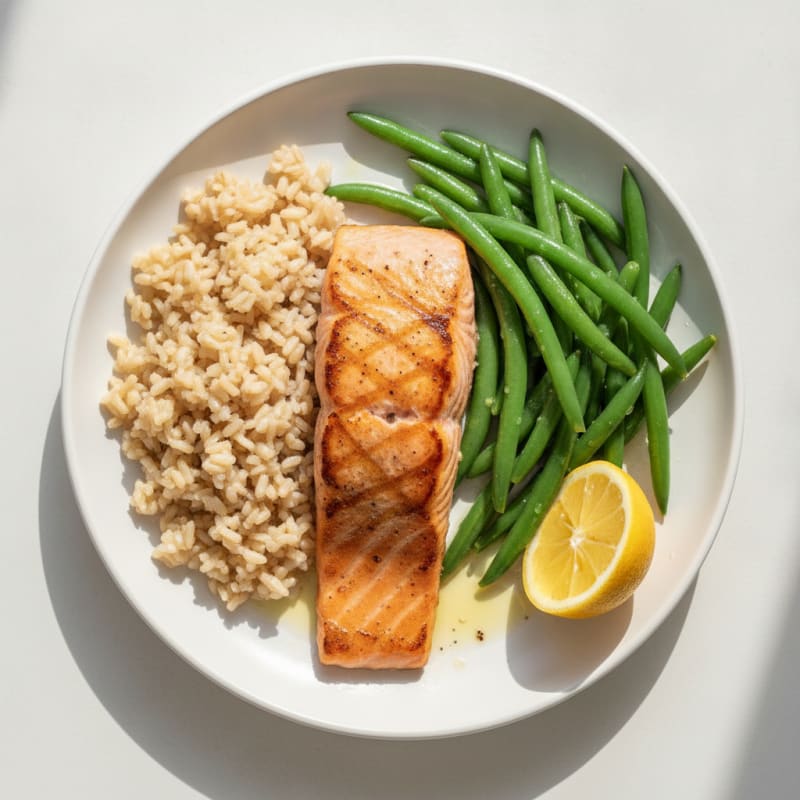 Seared Salmon with Steamed Green Beans and Brown Rice