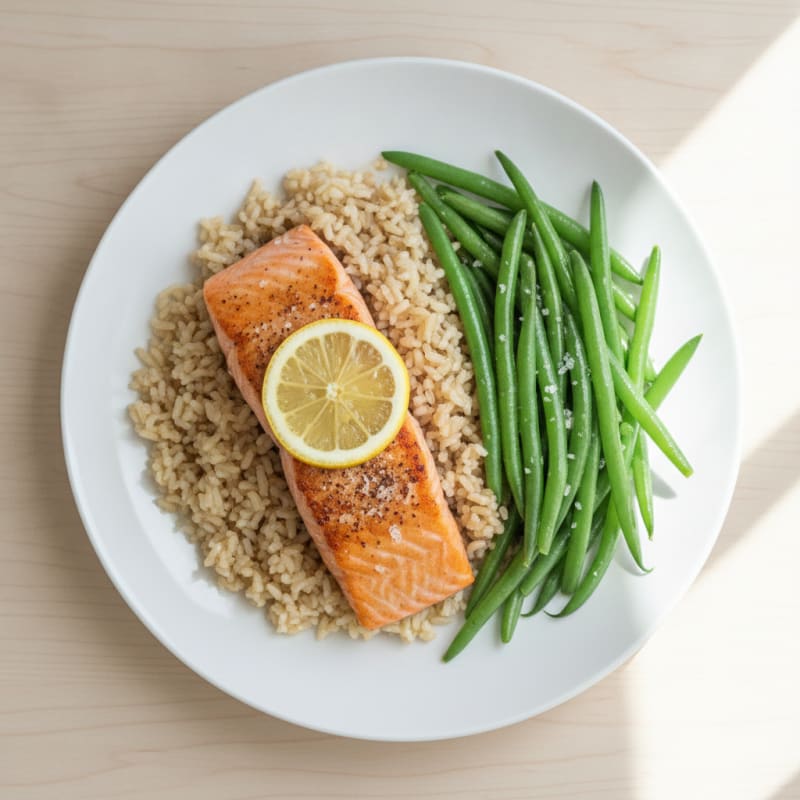 Seared Salmon with Steamed Green Beans and Brown Rice