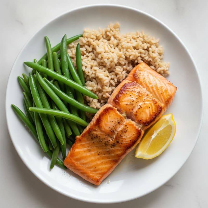 Seared Salmon Fillet with Steamed Green Beans and Brown Rice