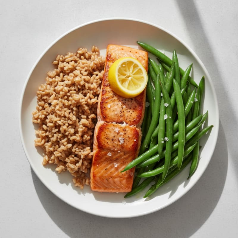 Seared Salmon with Steamed Green Beans and Brown Rice