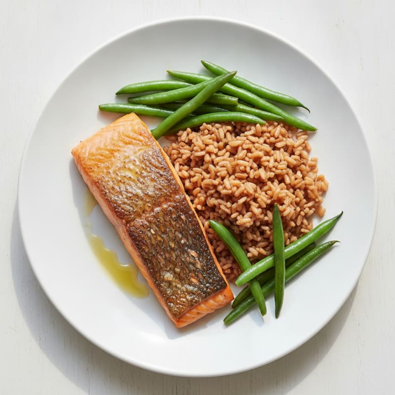 Seared Salmon with Steamed Green Beans and Brown Rice