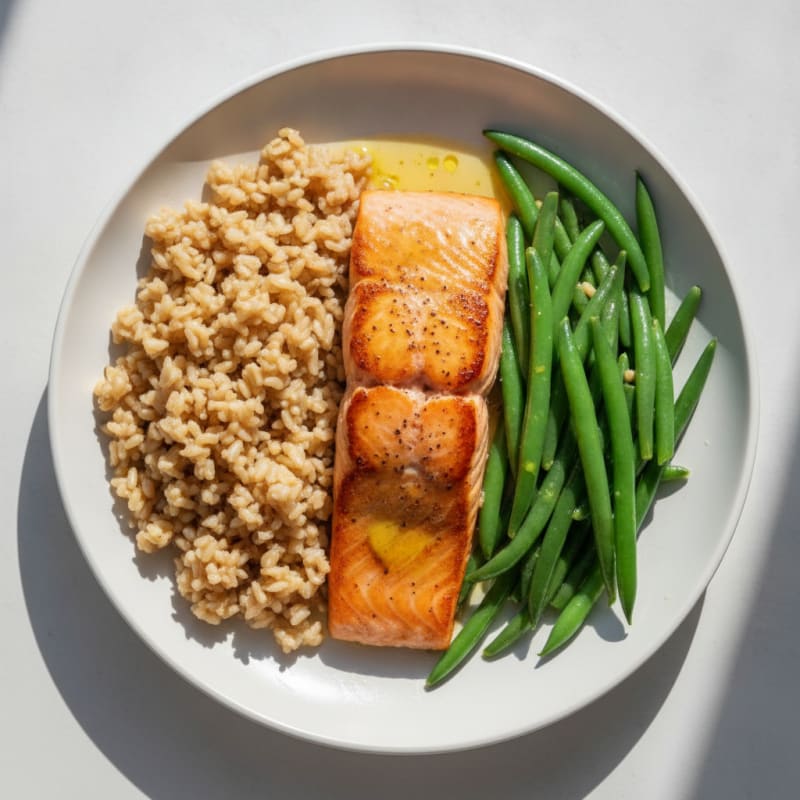 Seared Salmon Fillet with Steamed Green Beans and Brown Rice