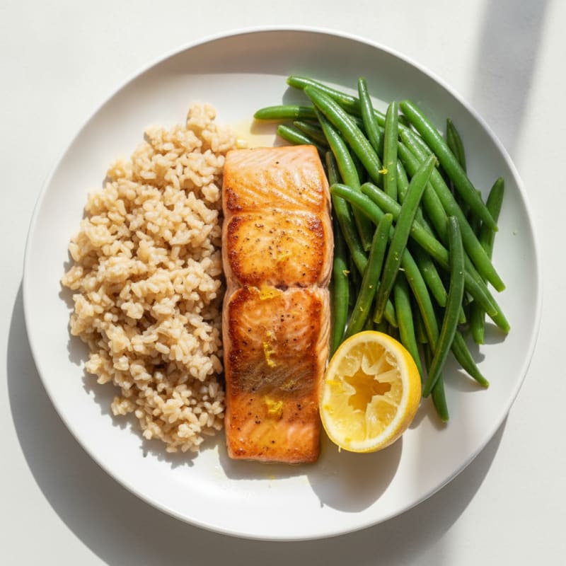 Seared Salmon Fillet with Steamed Green Beans and Brown Rice