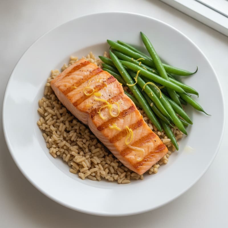 Seared Salmon Fillet with Steamed Green Beans and Brown Rice