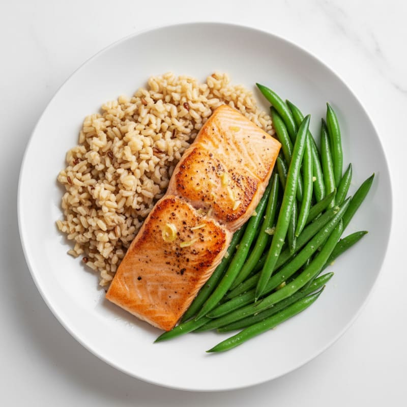 Seared Salmon with Steamed Green Beans and Brown Rice