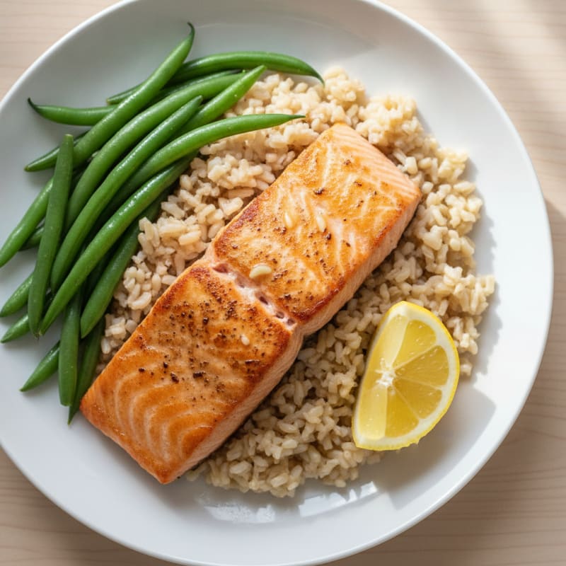 Seared Salmon with Steamed Green Beans and Brown Rice