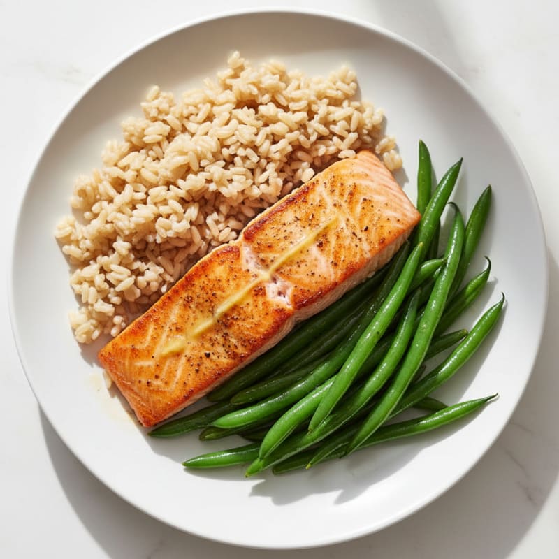 Seared Salmon with Steamed Green Beans and Brown Rice