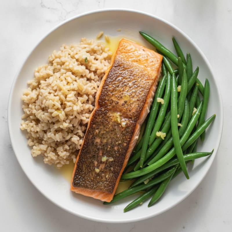 Seared Salmon with Steamed Green Beans and Brown Rice