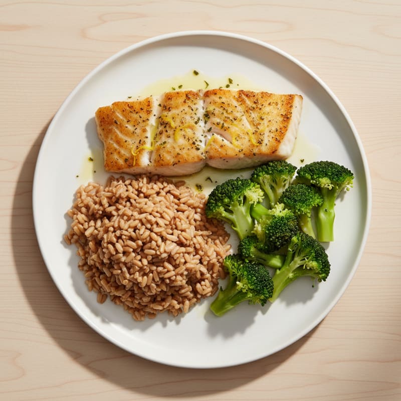 Pan-Seared Cod with Steamed Broccoli and Brown Rice