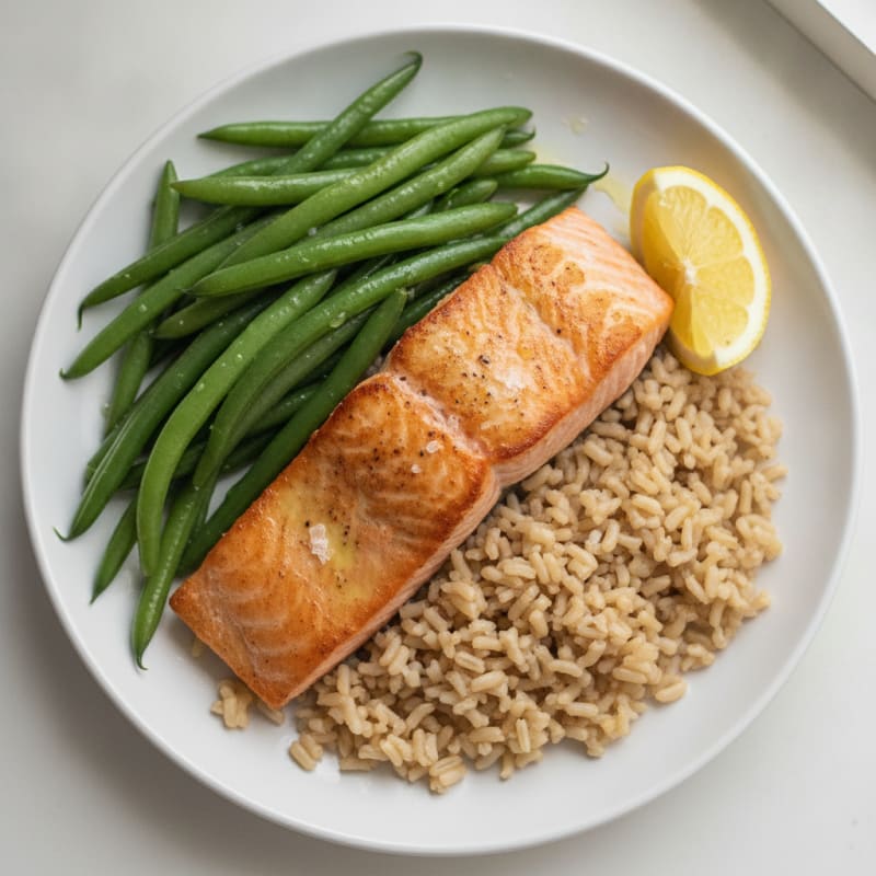 Seared Salmon with Steamed Green Beans and Brown Rice