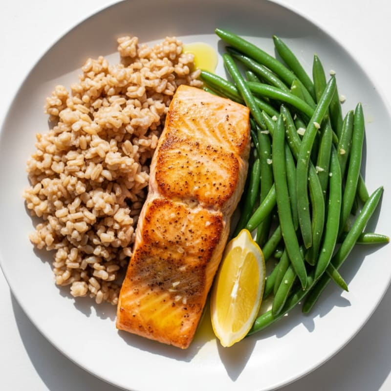 Seared Salmon Fillet with Steamed Green Beans and Brown Rice