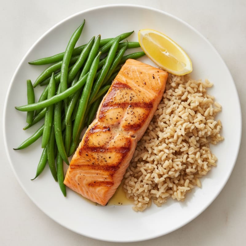 Seared Salmon Filet with Steamed Green Beans and Brown Rice