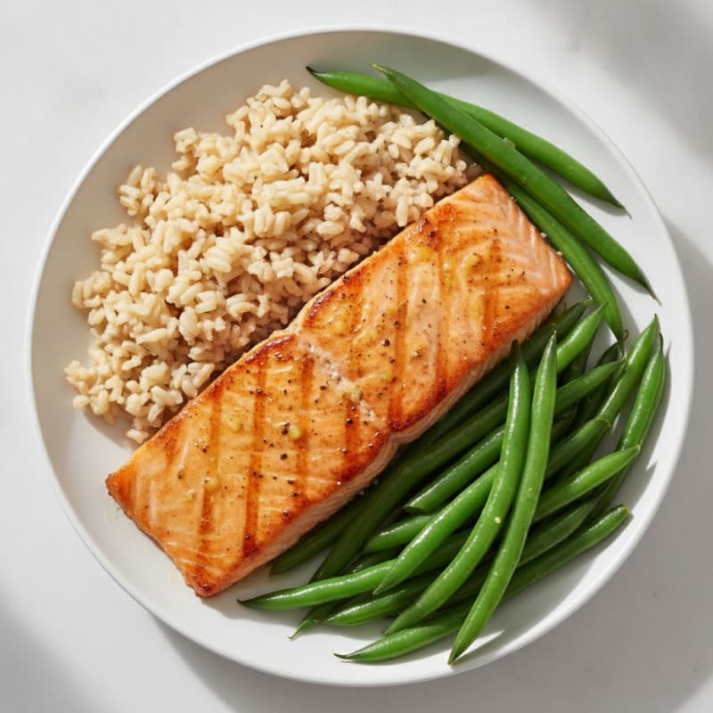 Grilled Salmon with Steamed Green Beans and Brown Rice